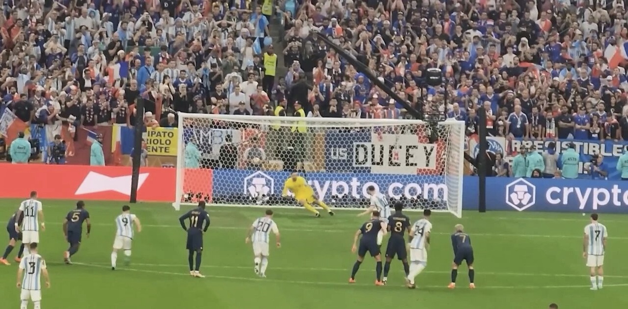 Messi giã từ đội tuyển Argentina: Chiếc áo sọc xanh trắng, từ nay đổi người mặc